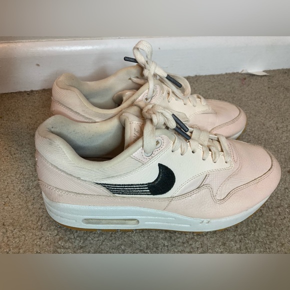 Nike Air Max Light Pink Sneakers Size 9 - Picture 3 of 11